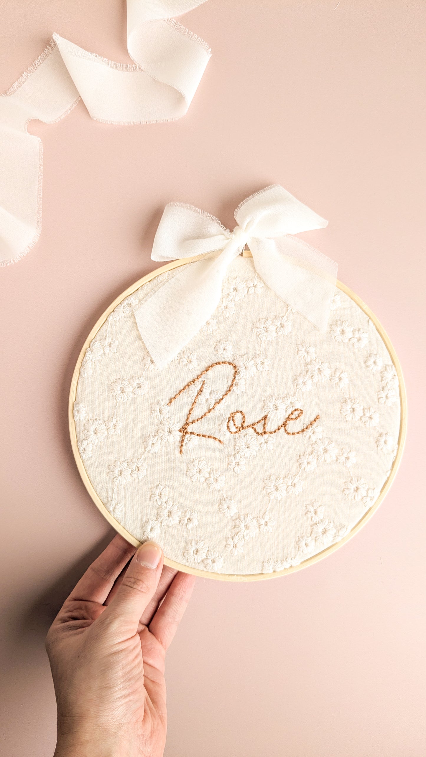 Tambour brodé modèle Rose