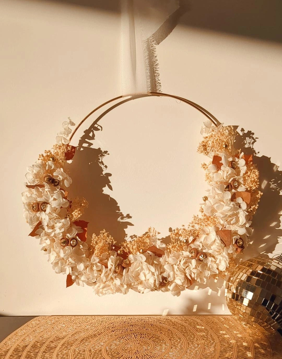 Couronne de Noël fleurie