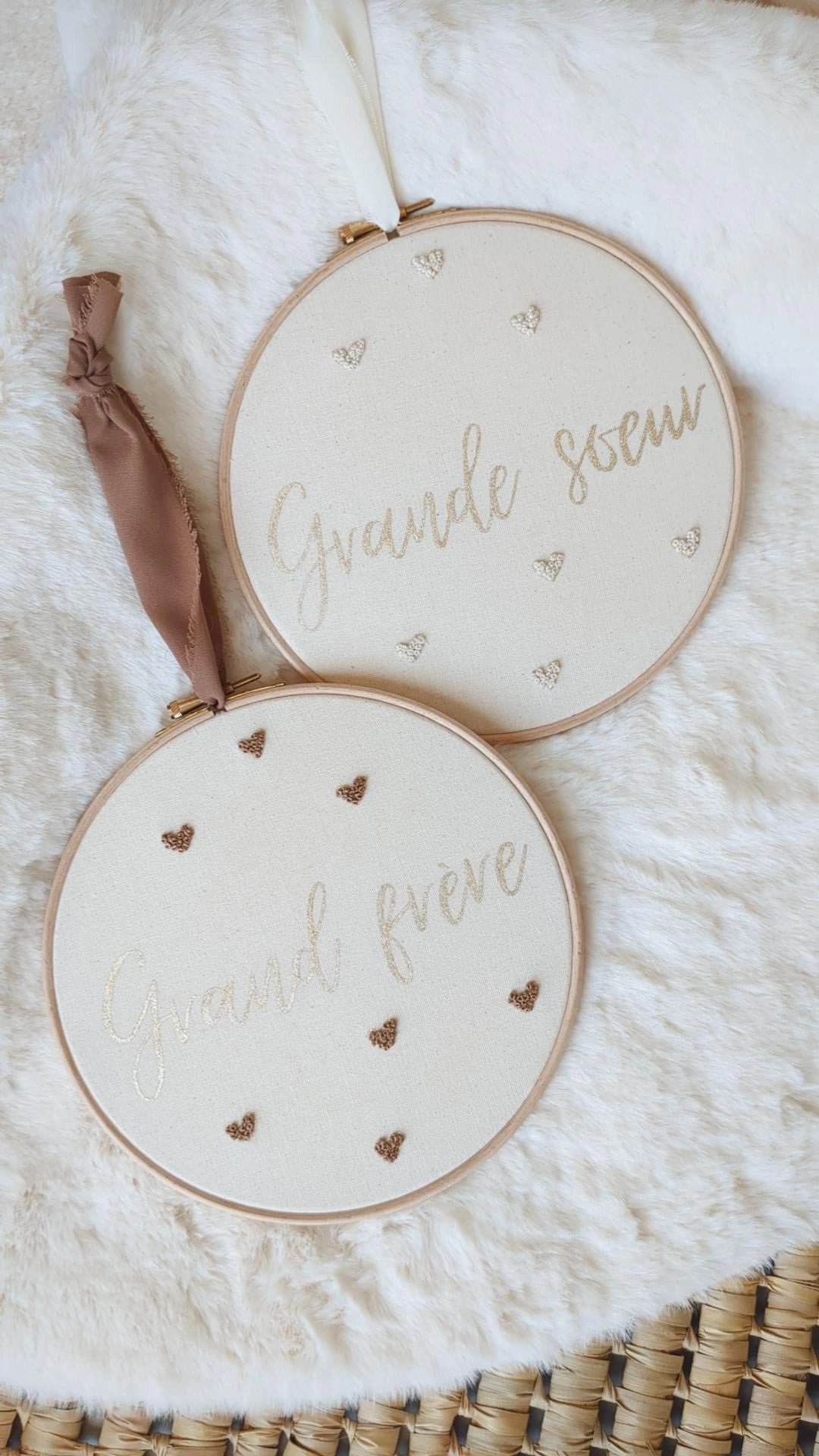 Tambour Grand frère/Grande soeur • Tambour peint et brodé pour annonce grossesse