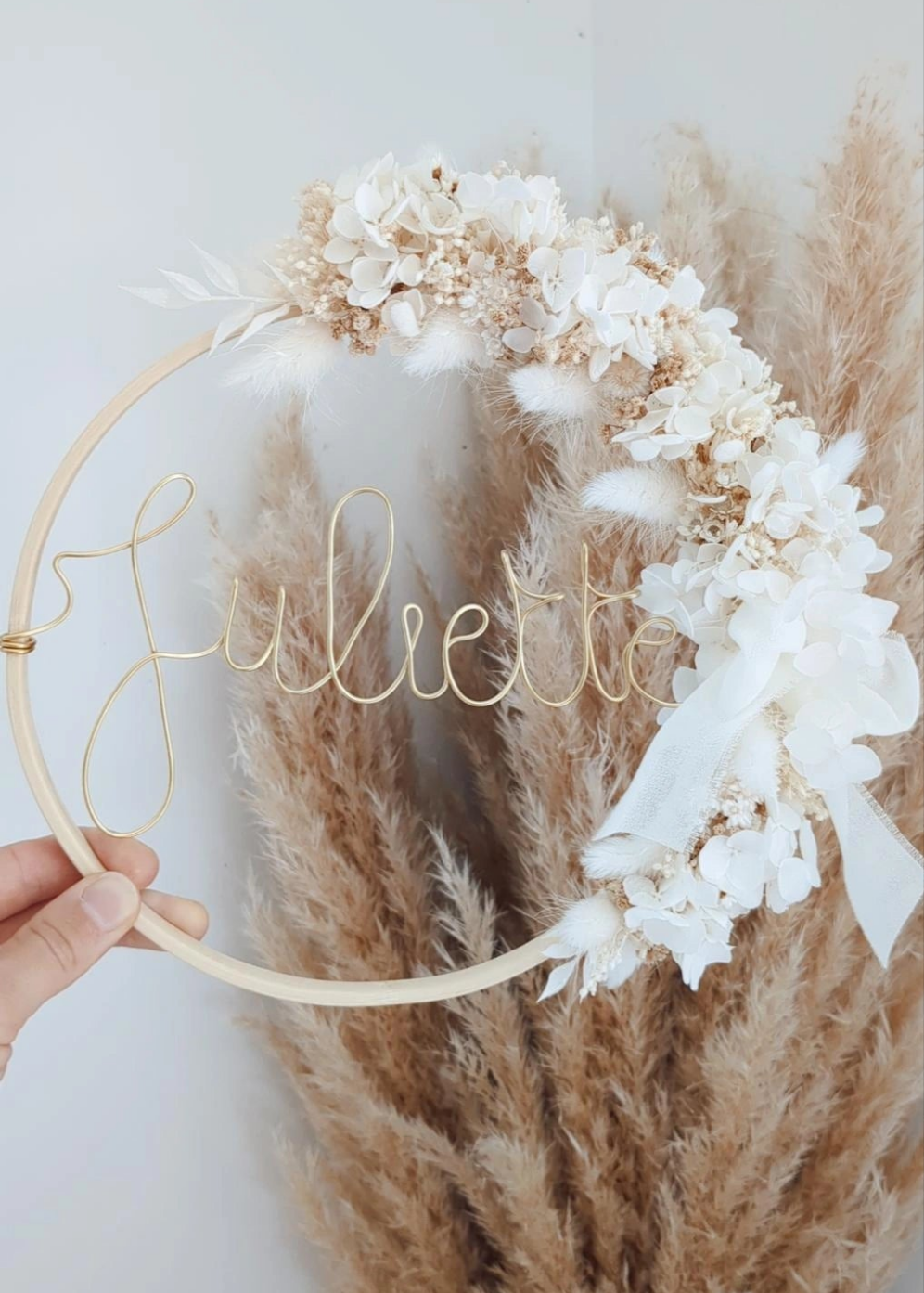 Couronne décorative en fleurs séchées