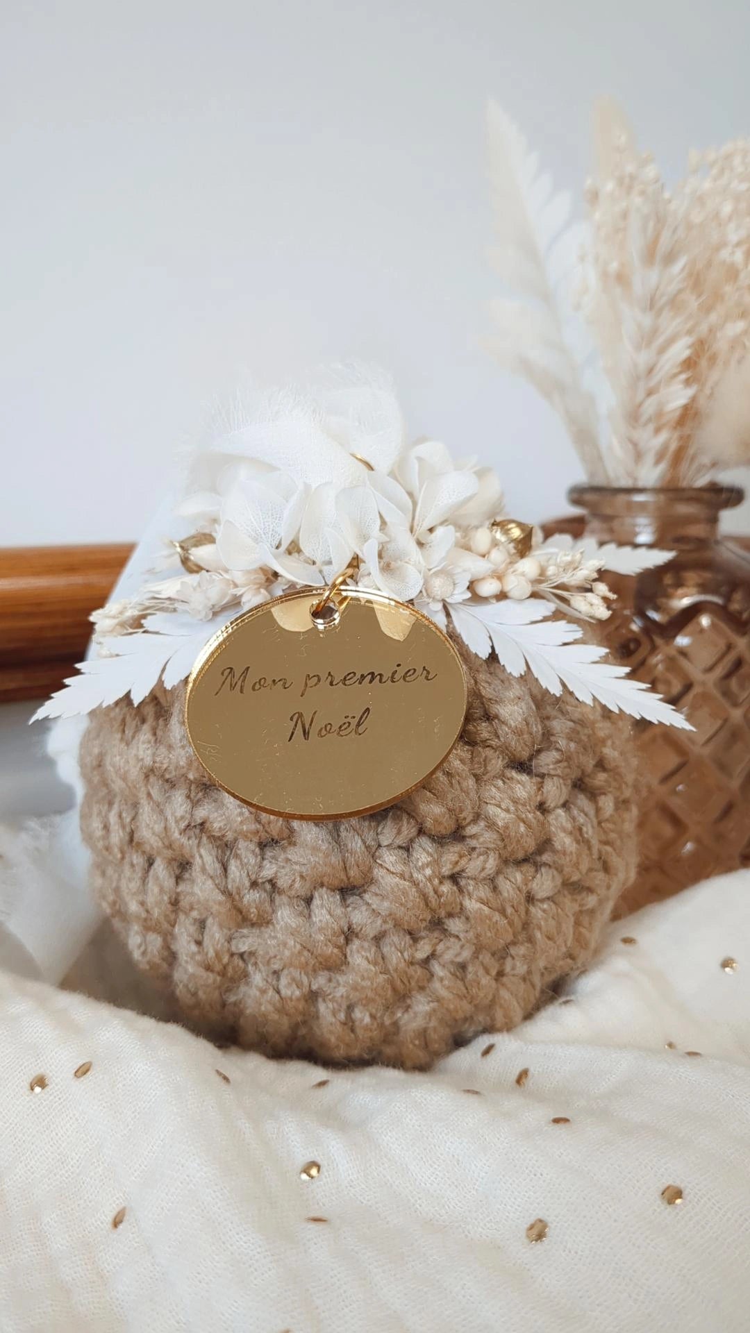 Boule de Noël au crochet et fleurs séchées • Boule de Noël de luxe • Boule de Noël Mon premier Noël
