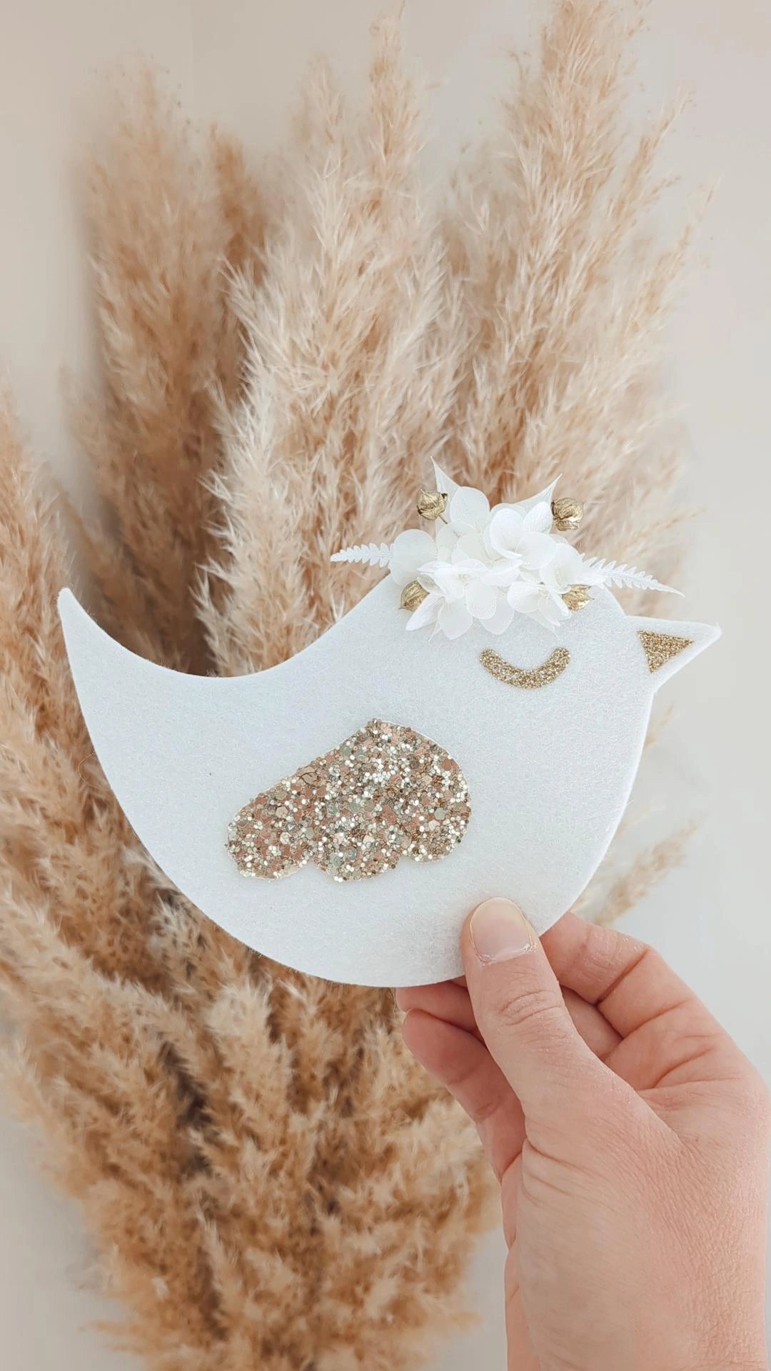 Oiseau en feutrine fleurie • Déco bohème chambre d'enfant
