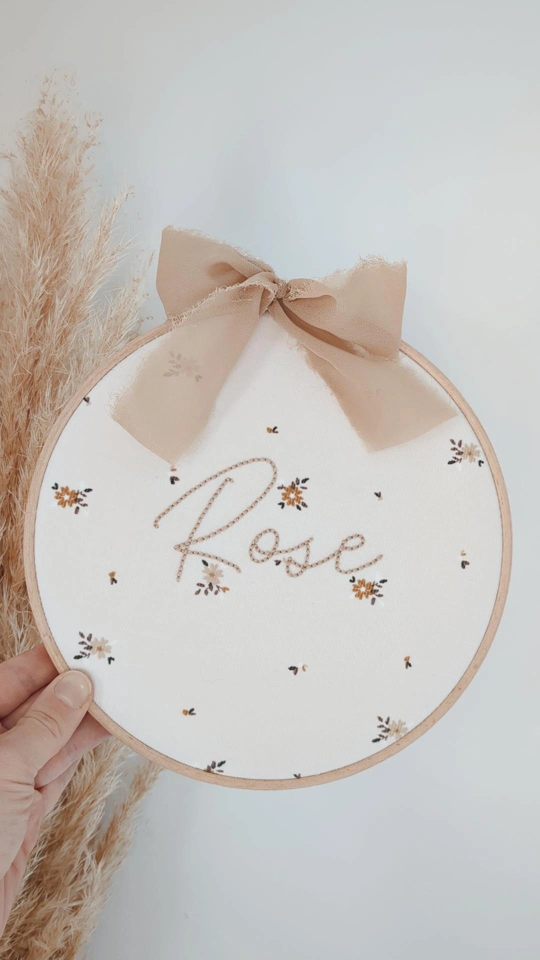 Tambour brodé modèle Lila