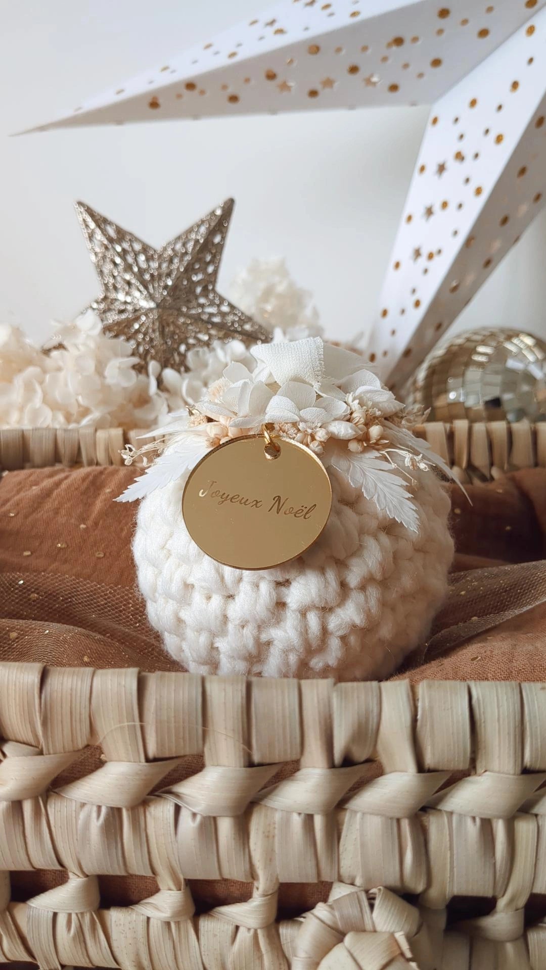 Boule de Noël au crochet et fleurs séchées • Boule de Noël de luxe • Boule de Noël Mon premier Noël