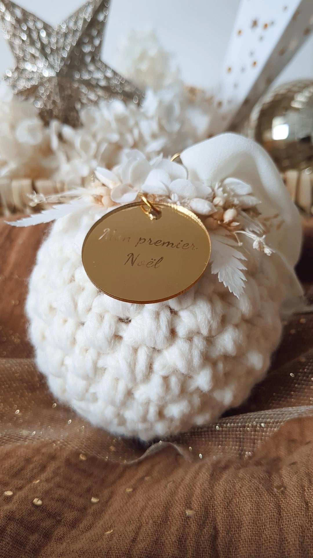 Boule de Noël au crochet et fleurs séchées • Boule de Noël de luxe • Boule de Noël Mon premier Noël