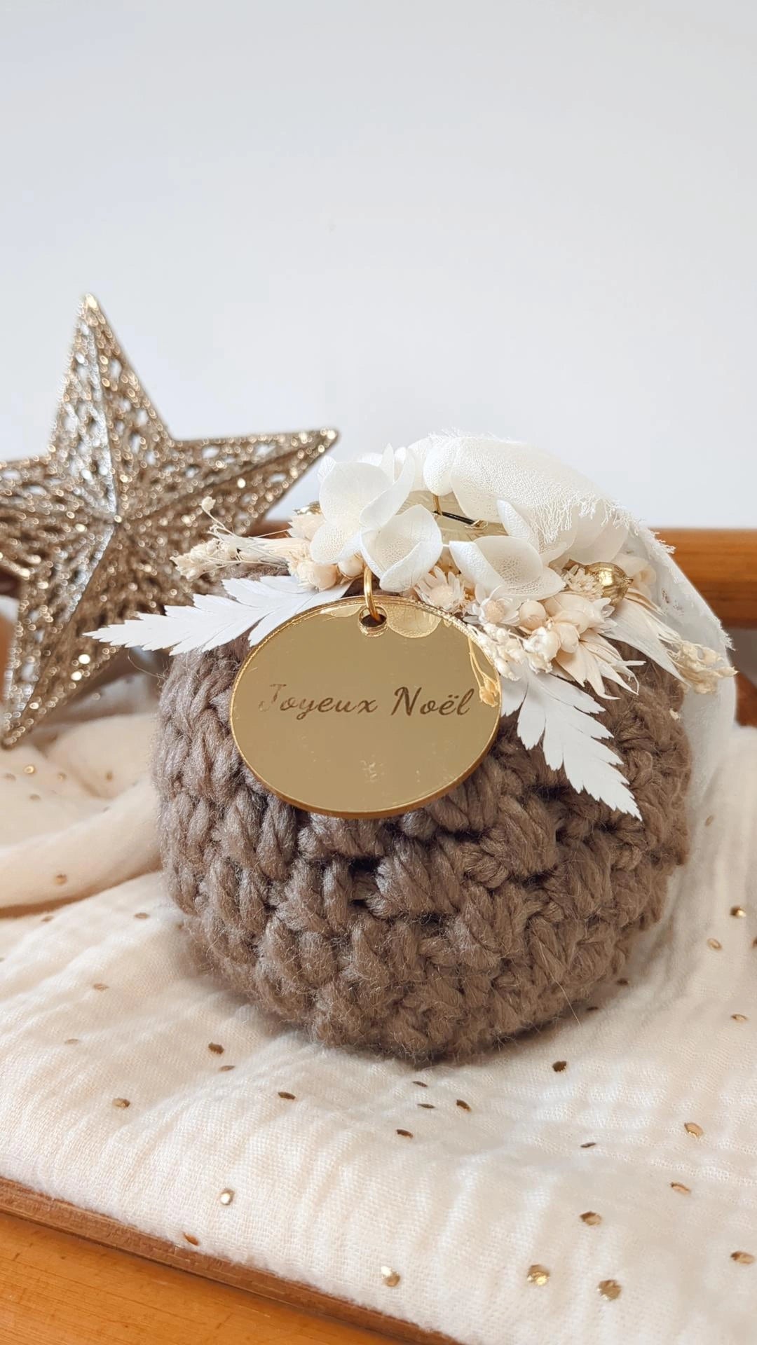 Boule de Noël au crochet et fleurs séchées • Boule de Noël de luxe • Boule de Noël Mon premier Noël