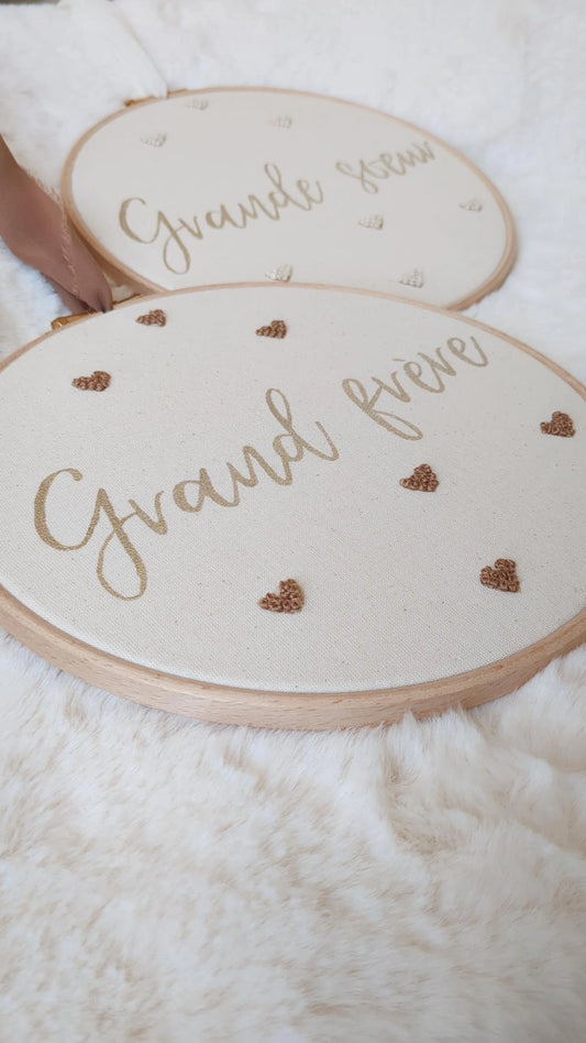 Tambour Grand frère/Grande soeur • Tambour peint et brodé pour annonce grossesse