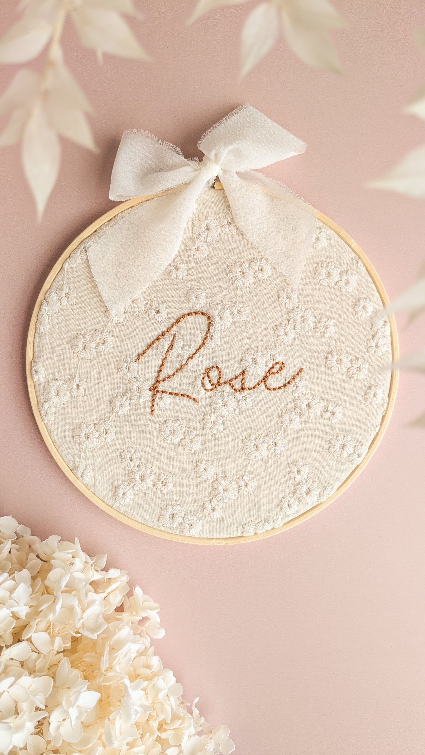 Tambour brodé modèle Rose