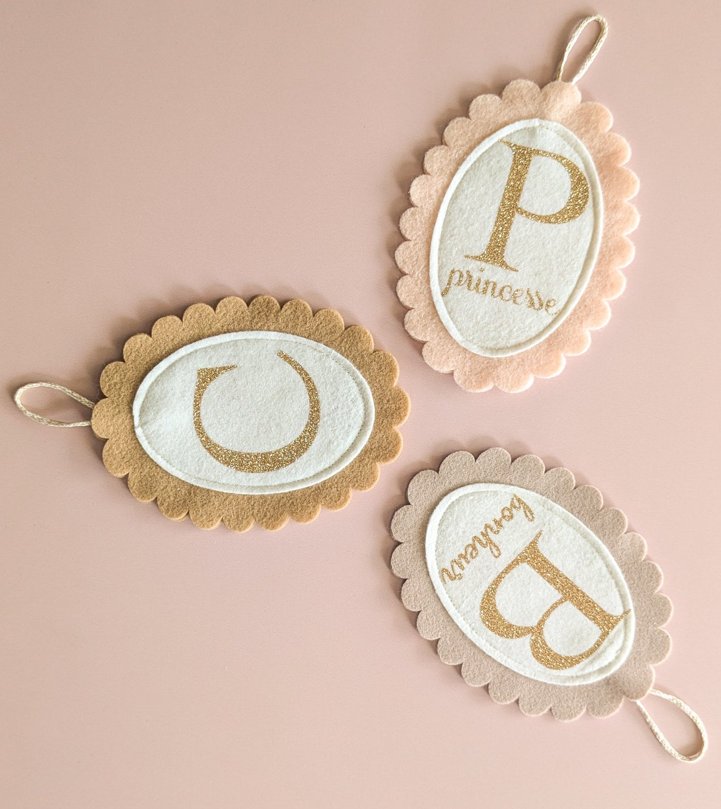 Mini fanion ovale en feutrine personnalisable