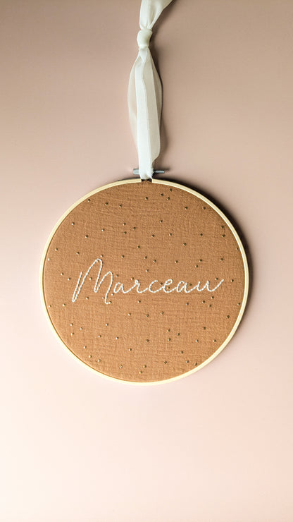 Tambour brodé modèle Marceau