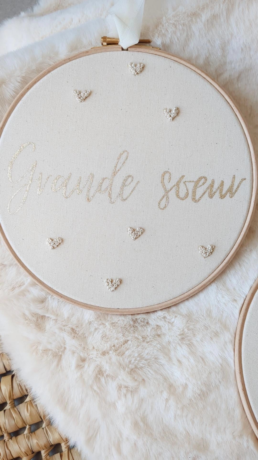 Tambour Grand frère/Grande soeur • Tambour peint et brodé pour annonce grossesse
