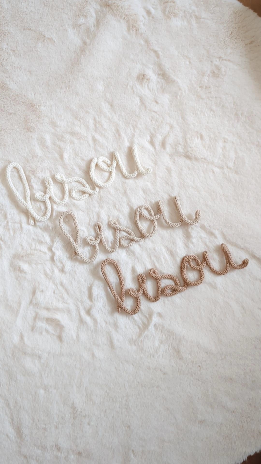 Tricotin Bisou • Déco chambre enfant