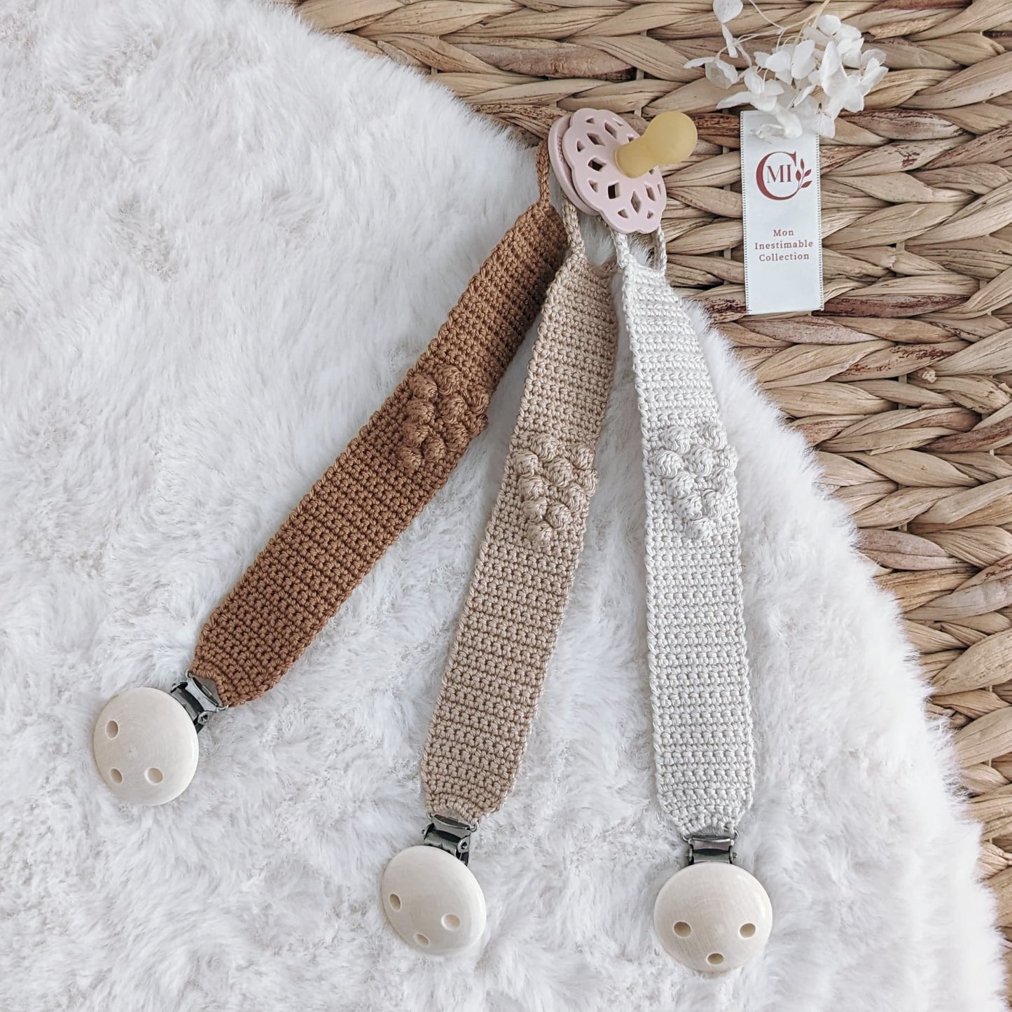 Patron attache tétine cœur au crochet • Je crochète l'attache tétine de mon bébé